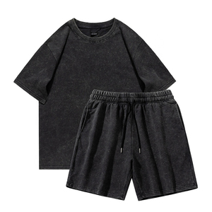 Ensemble de survêtement deux pièces personnalisé pour homme en coton respirant, avec t-shirt délavé à l'acide et short décontracté, idéal pour le printemps - Product Image 1
