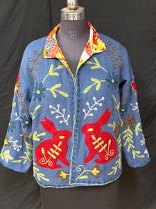 Chaquetas de Algodón Tejido Acolchado con Bordado Suzani |   Ropa Exterior Floral Hecha a Mano con Detalles Artísticos, Moda de Boutique, Compradores Mayoristas - Product Image 5