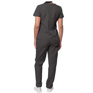 Tenue d'infirmière personnalisable en toile respirante avec haut à col en V et pantalon à poches, manches courtes - Product Image 3