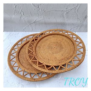 Vente en gros de sets de table ronds en rotin naturel de 38 cm, faits à la main, pour les détaillants et les acheteurs d'articles pour la maison, pour les intérieurs bohèmes - Product Image 1