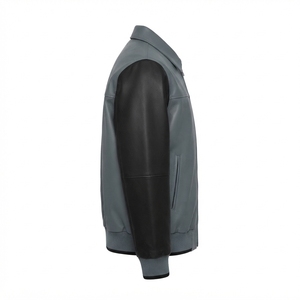 Chaqueta Varsity de Mezclilla Rasgada para Hombre, Corte Holgado, Cuello Camisero, Cierre de Botones, Bolsillos, Chaqueta Casual de Otoño, Venta al Por Mayor OEM - Product Image 6
