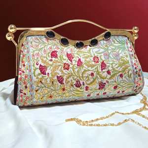 Pochette à main vintage brodée style bohème avec perles, sac à bijoux, doublure au design fantaisie, pour mariage et fête, vente en gros, nouvel emballage - Product Image 4