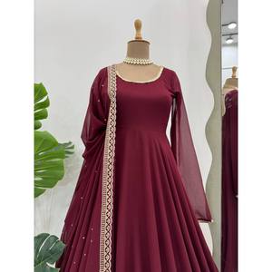 Robes de soirée de créateur, tenue de soirée avec pantalon et dupatta pour un look élégant - Product Image 1