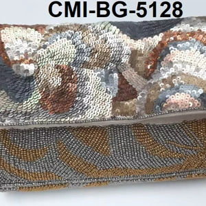 Pochette perlée faite à la main sac de fête rose et blanc floral avec cadeau de ficelle pour elle par Mme Overseas pochette perlée sac à main perlé - Product Image 1