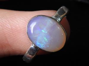 Anillo de Boda Australiano de Plata Maciza con Ópalo Multifuego - Talla 6.5 de EE. UU., Joyería Clásica Hecha a Mano, Regalo para Ella - Product Image 5