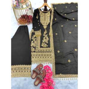 Ensemble de vêtements de fête pour femmes en pure soie comprenant un haut Plazzo Dupatta - Product Image 4
