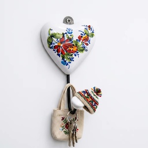 Gancho de pared de cerámica con forma de corazón y diseño floral, hecho a mano, estilo vintage, gancho individual para colgar llaveros - Product Image 2