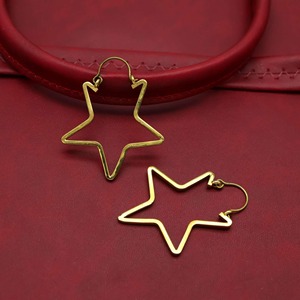 Pendientes de Latón de Lujo con Acabado de Alta Gama, Pendientes de Latón con Acabado Liso, Precio de Fábrica al por Mayor, Artesanía en Metal - Product Image 5