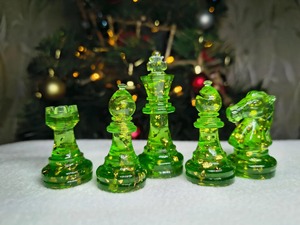 Échiquier en résine fait main de haute qualité, artisanat artistique, chevalier de la Renaissance, artisanat classique en époxy - Product Image 2