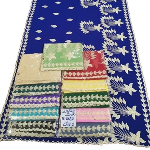 Al por mayor, nuevo diseño 2026, hiyab de poliéster y algodón para mujer musulmana, chal con bordado floral de pedrería, suave y ligero. - Product Image 1