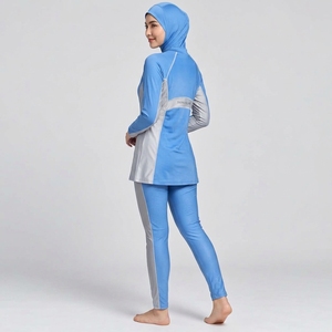 Conjunto burkini versátil de 2 piezas diseñado para piscinas, playas y actividades acuáticas con una construcción cómoda y flexible. - Product Image 5