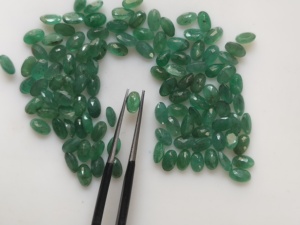 Émeraude naturelle Sakota 5x3MM taille ovale, pierres précieuses de qualité supérieure pour la fabrication de bijoux - Product Image 2