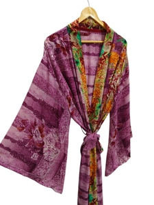 Robe longue kimono en soie Bridel, patchwork, pour couvrir le bikini, vêtement de nuit, kimono en sari indien vintage recyclé fait main - Product Image 3