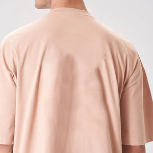 เสื้อยืดโอเวอร์ไซส์ผ้าฝ้าย 100% น้ำหนักเบา พิมพ์โลโก้ได้ตามต้องการ สำหรับผู้ชาย และเสื้อยืดโอเวอร์ไซส์ผ้าหนา ไม่มีลาย ผลิตในปากีสถาน รับผลิตแบบ OEM - Product Image 6