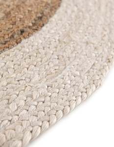 พรมปูพื้นทรงกลมสีขาวเบจถักทอด้วยมือจากเส้นใยปอกระเจา สไตล์บ้านไร่ โบโฮ สำหรับห้องนั่งเล่น - Product Image 5