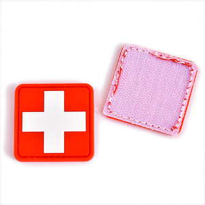 Patch médical personnalisé en caoutchouc souple PVC imperméable et durable à coudre avec fermeture auto-agrippante pour vêtements, sacs à dos, chapeaux, vestes et sacs - Product Image 3