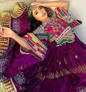 Última llegada: Vestido tribal afgano Kuchi tradicional vintage hecho a mano para niñas con bordados intrincados - Product Image 5