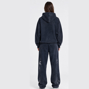 Conjunto Deportivo Premium Personalizado para Mujer, Sudadera y Pantalones Deportivos con Efecto Deslavado Vintage, Ropa Urbana de Fabricante - Product Image 2