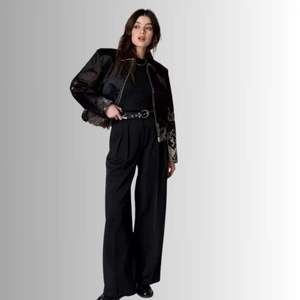 Women's Cowhide Fur Bomber Jacket Winter Warm Animal <b>Print</b> Zipper Closure Short Length Full Sleeve Turn-down Collar Coat - Product Image 3