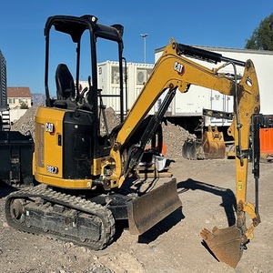Excavadora Cat 302.7 Cr duradera, equipo pequeño y potente con orugas para trabajos agrícolas, paisajismo, excavación de zanjas, excavación y demolición. - Product Image 1