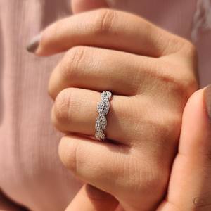 Anillo Infinito con Diamante Redondo de Moissanita, Diseño Único, Unisex, Plata 925 Original, Regalo para Novios, Ideal para Bodas y Fiestas - Product Image 3