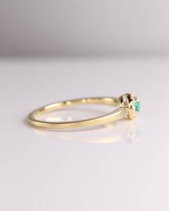 Anillo de Compromiso con Halo de Esmeraldas Chapado en Oro de 10K para Mujer, Estilo Clásico, Corte Brillante Redondo, Diamantes Cultivados en Laboratorio, Color D - Product Image 2