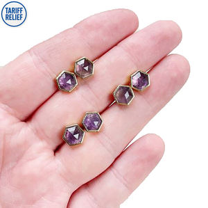 Boucles d'oreilles clous hexagonales en argent sterling 925 avec améthyste de 8 mm |   Bijoux en pierres précieuses naturelles pour femmes, à porter au quotidien - Product Image 1