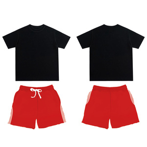 Ensemble survêtement homme personnalisé avec short cargo zippé et veste à manches courtes en polyester et nylon coupe-vent - Product Image 2