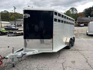 Remolque de Transporte de Ganado de Aluminio, Remolque Ventilado de Alta Resistencia para Ganado y Caballos, Uso Agrícola, Alto Nivel de Seguridad, 1 Año de Garantía - Product Image 1