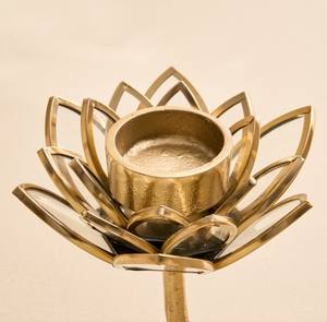 Portavelas de Latón con Flor de Loto Dorada de Lujo, Hecho a Mano, Ecológico, Duradero, Decorativo para Navidad, Pascua, Decoración del Hogar, Arte de Mesa - Product Image 6