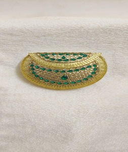 Bolso de mano nupcial artesanal con piedras Kundan y asa de perlas, bolso de diseño étnico para boda de f s international - Product Image 4