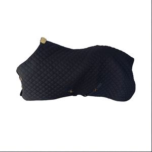 Couverture matelassée rose pour cheval, forme en U, avec grande rabat de queue et attaches en laiton, pour usage extérieur - Product Image 3