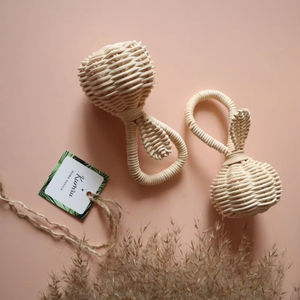 Fournisseur OEM en gros de hochets pour bébés en rotin, jouets pour nourrissons faits à la main en rotin naturel, fabricant au Vietnam - Product Image 1