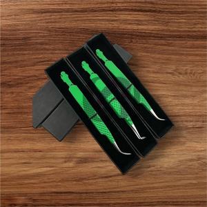 Meilleure pince à épiler incurvée pour extensions de cils, en acier inoxydable, revêtement en poudre vert Kelly, 90 degrés, nouveau design découpé, poignée diamantée, pour la beauté - Product Image 6