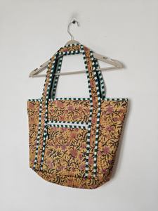 กระเป๋าโท้ทขนาดกลางลายดอกสีส้มแบบเย็บติดกัน ปิดด้วยซิป หูหิ้วคู่ ใช้ซ้ำได้ เหมาะสำหรับใช้ในชีวิตประจำวัน ช้อปปิ้ง ไปเที่ยวชายหาด และเดินทาง - Product Image 3