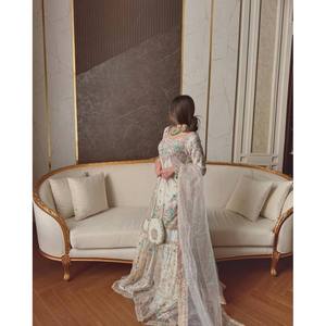Hermoso Conjunto de Top y Pantalón de Tela Transparente con Dupatta para Fiestas - Product Image 4