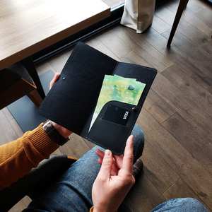 Tarjetero de Cuero Genuino de Lujo Hecho a Mano, Estuche Seguro para Cheques de Invitados, Moderno, Profesional para Restaurantes, Ligero y Resistente al Agua - Product Image 1