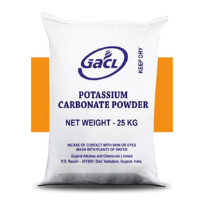 Carbonate de potassium en poudre, produit chimique industriel, emballé en sacs de 25 kg, emballage recyclable pour usage industriel - Product Image 1