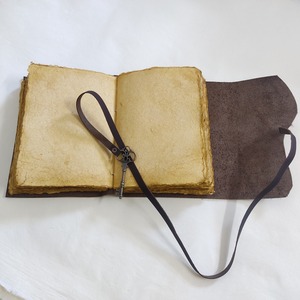Diario de Cuero, Tamaño A5, Estilo Vintage, Tapa Dura, Encuadernación Cosida con Cierre de Llave, Cuaderno de Escritura Hecho a Mano, Regalo - Product Image 4