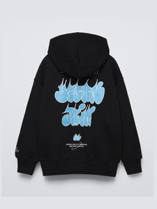 เสื้อฮู้ดลายกราฟิกสีเขียวมะกอกสำหรับผู้ชายแบบพรีเมียม – เสื้อพิมพ์ลายแบบสวมหัว ผ้าคอตตอนผสมเนื้อนุ่ม เสื้อสตรีทแวร์ระบายอากาศได้ดี - Product Image 4