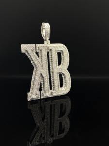 Collar con Colgante de Circonitas Cúbicas Estilo Urbano de Lujo - Product Image 2