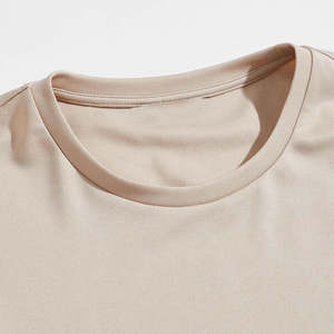 เสื้อยืดและกางเกงขาสั้นชุดเซ็ตสีพื้นสำหรับผู้ชาย สไตล์ไฮสตรีท ระบายอากาศได้ดี แฟชั่นล่าสุดสำหรับฤดูร้อน - Product Image 3