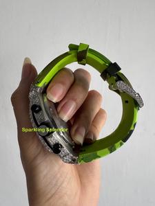 นาฬิกาข้อมือผู้ชายคุณภาพพรีเมียมทำมือ ประดับเพชรโมอิสซาไนต์ครึ่งหน้าปัด พร้อมหน้าปัดโครโนกราฟ ขนาด 44 มม. หน้าปัดอนาล็อก สายยางแบบ Iced - Product Image 4