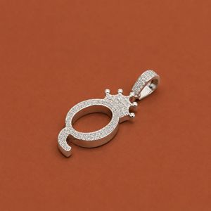 Pendentif Couronne Hip Hop Lettre Q Personnalisée en Argent Sterling 925 Moissanite Iced Out – Cadeau de Luxe Streetwear pour Homme - Product Image 2