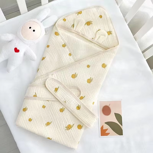 Couverture d'emmaillotage en coton avec motif à pois orange, douce et légère - Product Image 1