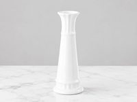Vase en porcelaine semi-texturée, récipient à fleurs en céramique artisanal pour la décoration intérieure et centre de table