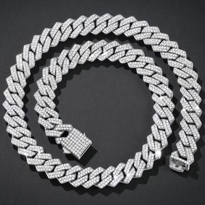 Cadena Cubana de Plata 925 con Moissanita, Diseño Único, Joyería Iced Out para Hombre y Mujer, Premium, Disponible al Mejor Precio del Mercado - Product Image 4