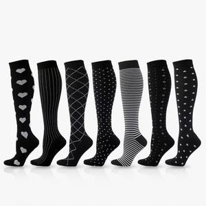 Chaussettes de sport athlétiques rembourrées pour hommes et femmes, chaussettes de basket-ball épaisses à fond en tissu éponge absorbant la transpiration, chaussettes de sport pour la salle de sport - Product Image 6