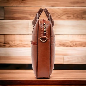 Bolso Mensajero Cuadrado de Cuero Genuino Hecho a Mano para Hombre - Bolso Cruzado Clásico de Bajo Costo para Portátil, Oficina y Viajes - Product Image 4