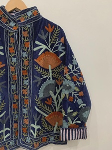 Chaqueta de terciopelo para mujer al por mayor, bordada con motivos florales, abrigo corto hecho a mano, chaqueta bohemia de invierno, ropa étnica de diseñador - Product Image 3